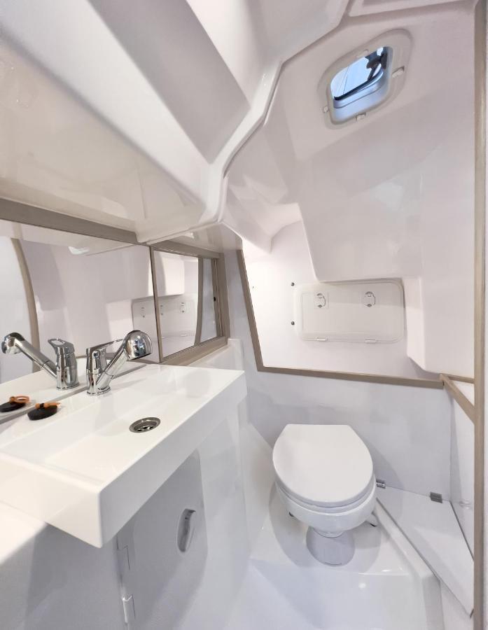 Hotel Hausboot Segelyacht Nui Burgtiefe auf Fehmarn Exterior foto